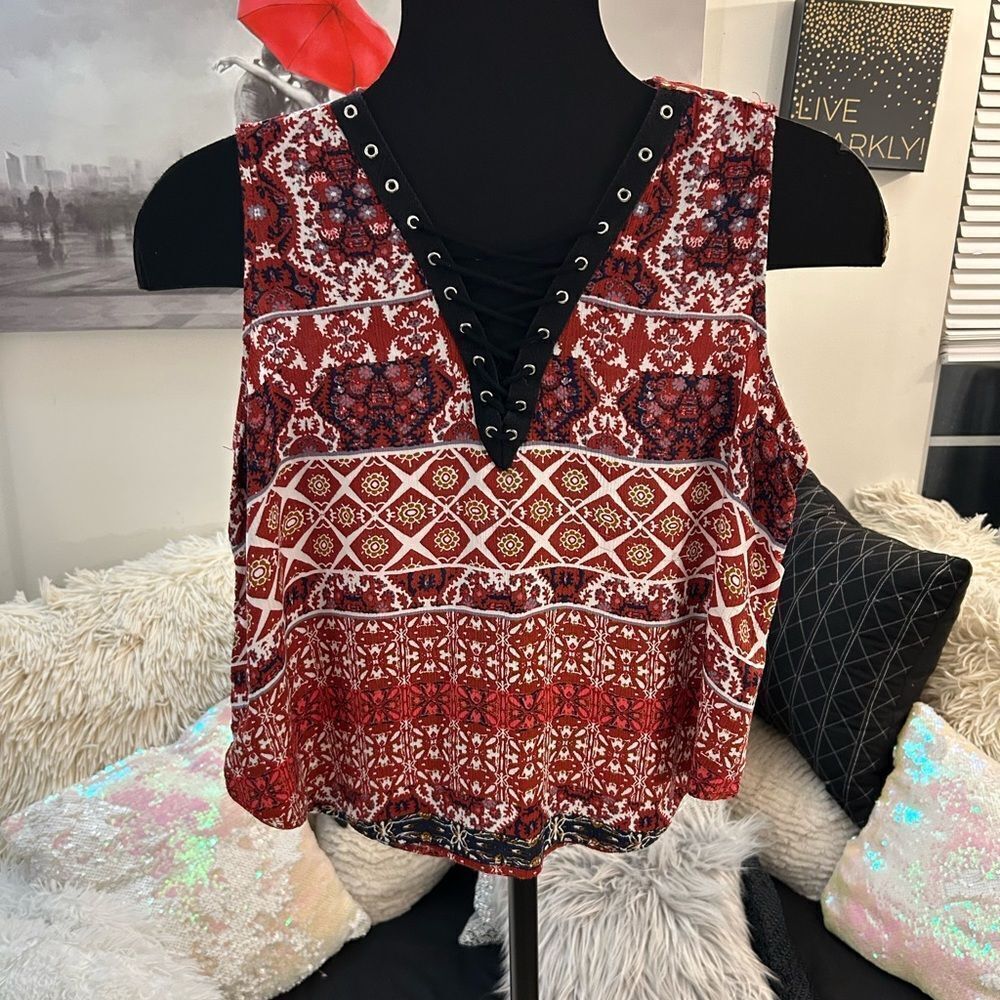 Sophie‎ Rue Lace V crop Tank
